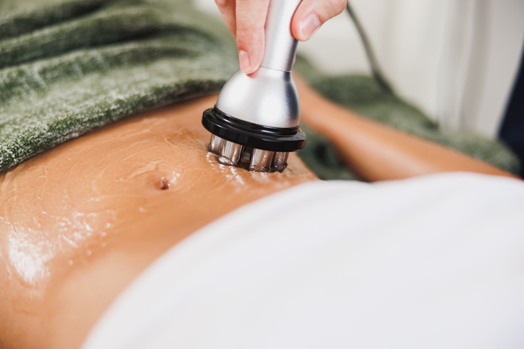 Professional body sculpting treatment with CaviZero technology